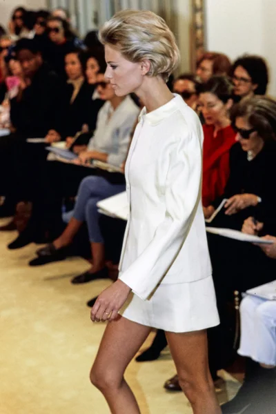 Look 49